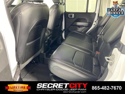 Used 2022 Jeep Wrangler Unlimited Sahara AWD/4WD image 29
