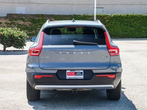 Used 2023 Volvo XC40 B5 Plus AWD/4WD image 8