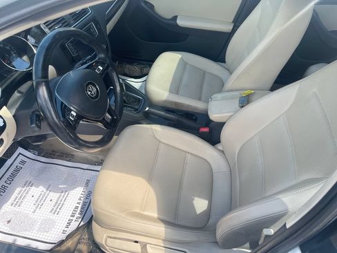 Used 2016 Volkswagen Jetta SEL w/ Lighting Package FWD image 14