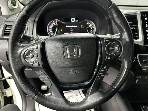 Used 2017 Honda Pilot Touring image 16