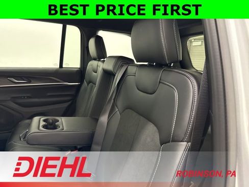 New 2026 Jeep Grand Cherokee Altitude AWD/4WD image 17