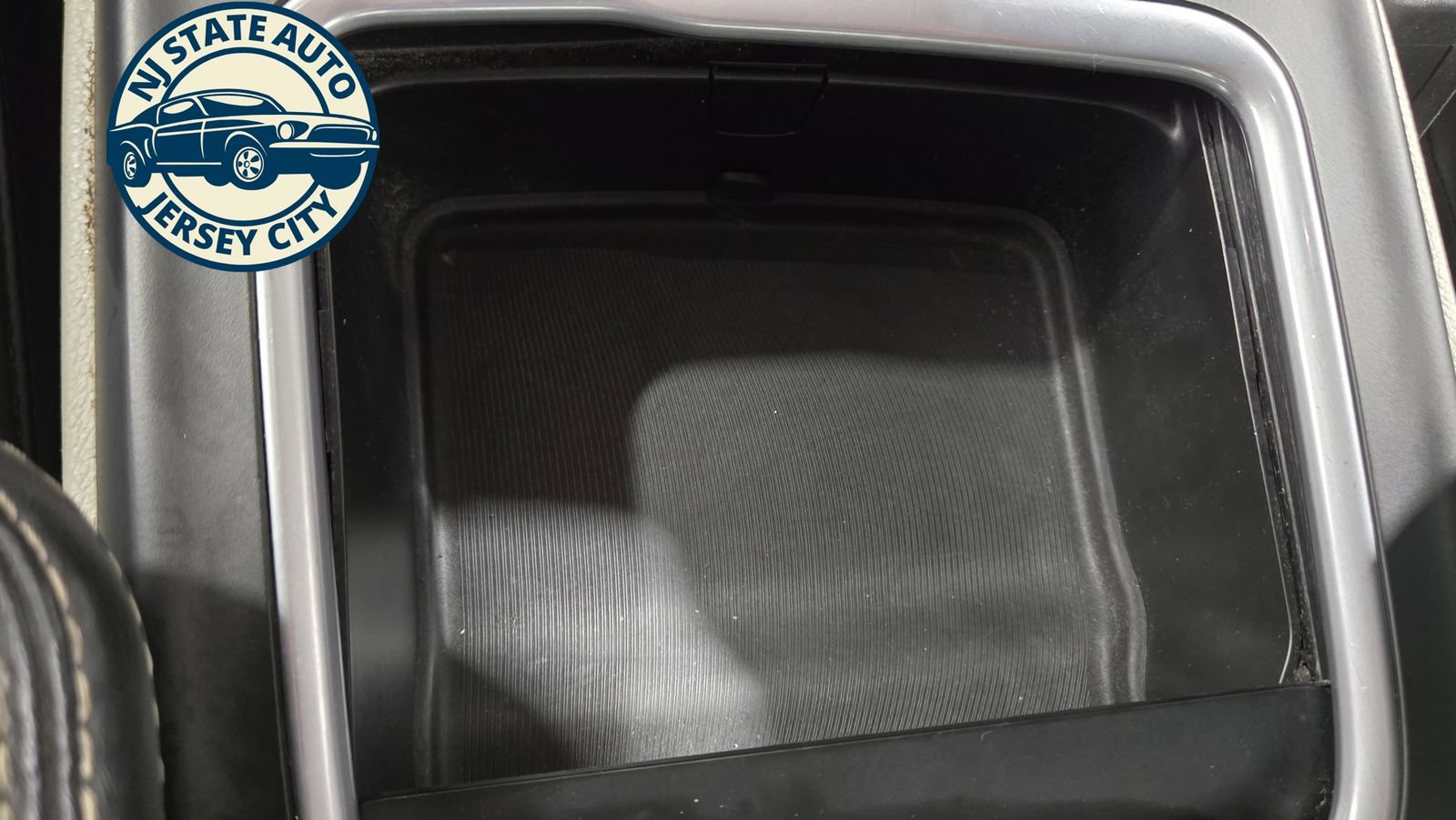 Used 2024 Chrysler Pacifica Limited FWD image 26