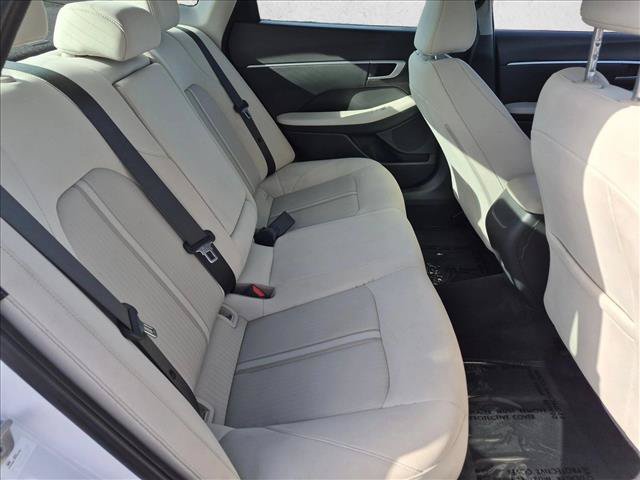 Used 2025 Hyundai Sonata SEL FWD image 25