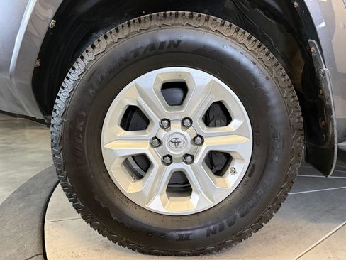 Used 2020 Toyota 4Runner SR5 Premium w/ Moonroof Package AWD/4WD image 26