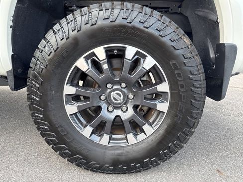 Used 2018 Nissan Titan PRO-4X w/ Pro-4x Convenience Package image 13