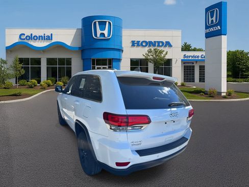 Used 2022 Jeep Grand Cherokee Laredo X image 4