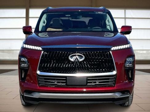 Certified 2025 INFINITI QX80 Sensory image 3