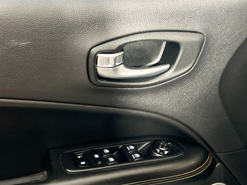 Used 2020 Jeep Compass Limited AWD/4WD image 16