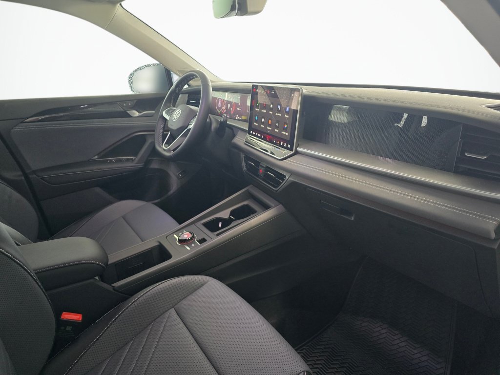 New 2026 Volkswagen Tiguan SE AWD/4WD image 43