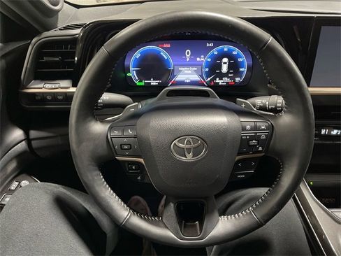 Used 2025 Toyota Crown Signia Limited image 14