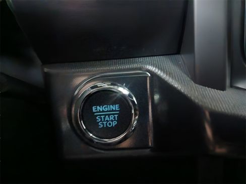 Certified 2025 Ford F150 Lariat image 18