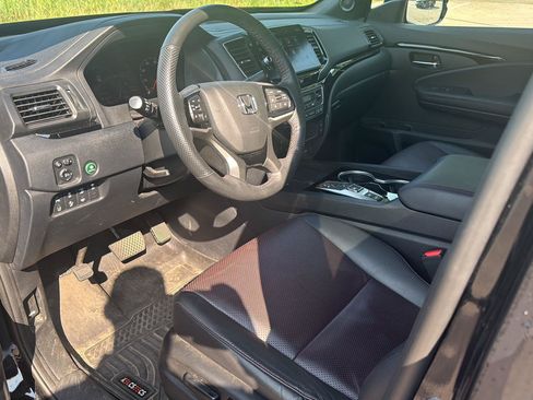Used 2024 Honda Ridgeline Black Edition image 11