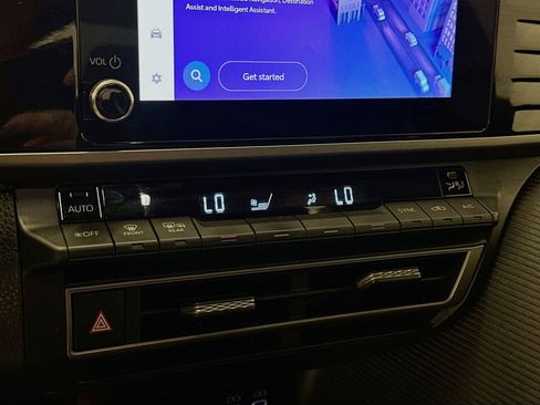 Used 2025 Toyota Camry SE FWD image 24
