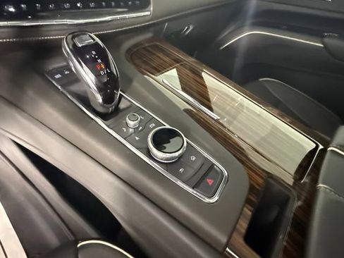 Used 2024 Cadillac Escalade ESV Premium Luxury RWD image 26
