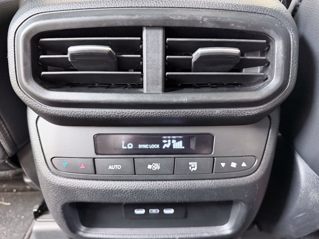 Used 2025 Honda Pilot Touring image 26