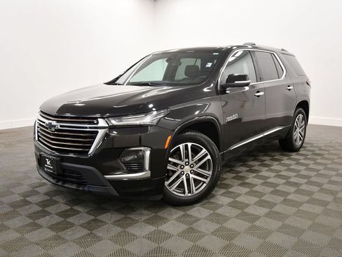 Used 2024 Chevrolet Traverse High Country AWD/4WD image 2