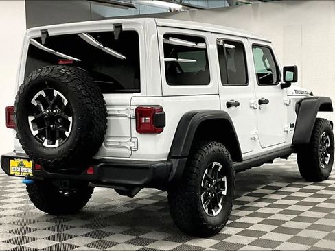 Used 2025 Jeep Wrangler Unlimited Rubicon 4xe w/ Convenience Group AWD/4WD image 14