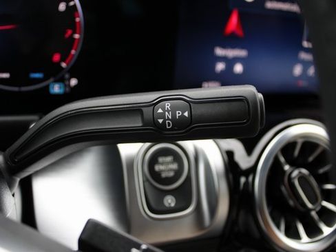 New 2025 Mercedes-Benz GLB 250 4MATIC image 21