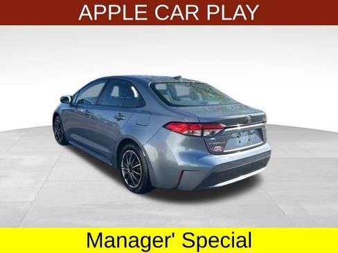 Used 2022 Toyota Corolla LE image 5