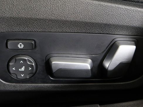 Used 2023 BMW M3 image 35