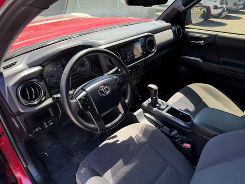 Used 2017 Toyota Tacoma TRD Sport w/ Tow Package (A/T) AWD/4WD image 9