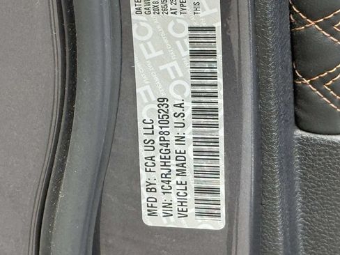 Used 2023 Jeep Grand Cherokee Summit w/ Adv Protech Group IV AWD/4WD image 33