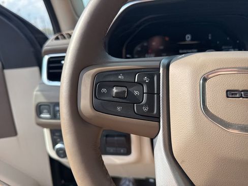Used 2023 GMC Yukon Denali w/ Denali Reserve Package image 18