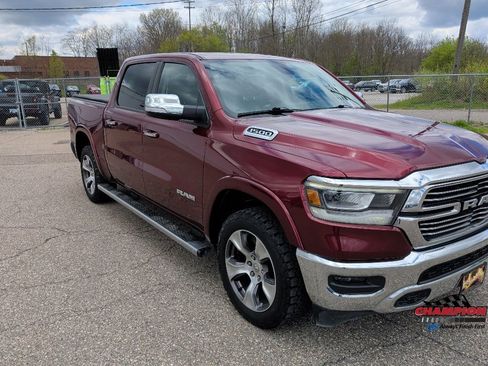 Used 2019 RAM 1500 Laramie AWD/4WD image 8