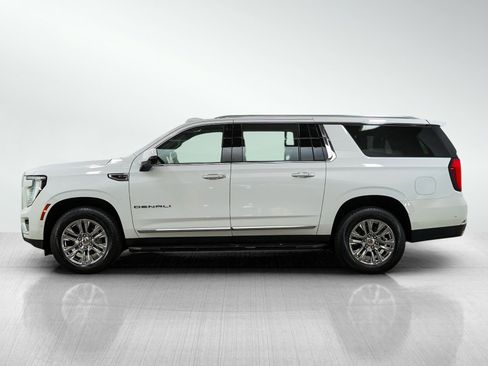 Used 2025 GMC Yukon XL Denali image 2
