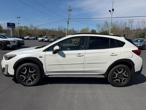 Certified 2023 Subaru Crosstrek Hybrid w/ Moonroof Package w/Navigation AWD/4WD image 4