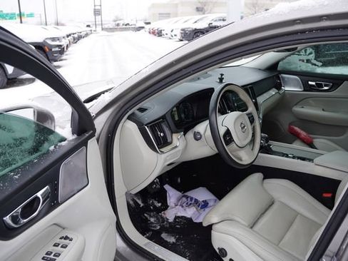 Used 2019 Volvo S60 T6 Inscription image 15