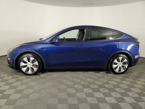 Used 2021 Tesla Model Y Long Range image 7