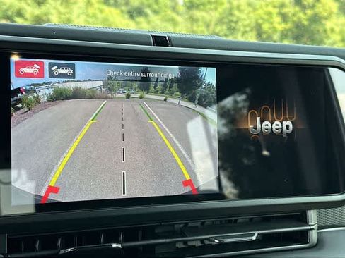 Used 2026 Jeep Wrangler Unlimited Rubicon AWD/4WD image 15