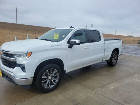 Used 2023 Chevrolet Silverado 1500 LT w/ Protection Package AWD/4WD image 7