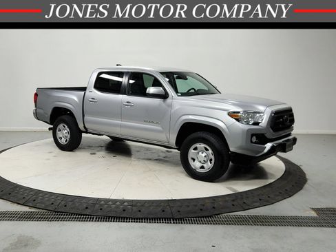 Used 2022 Toyota Tacoma SR5 RWD image 1