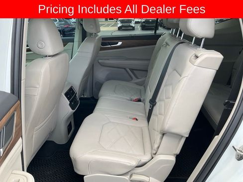 Used 2024 Volkswagen Atlas SE w/ Panoramic Sunroof Package FWD image 19