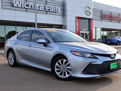 Used 2021 Toyota Camry LE FWD image 1