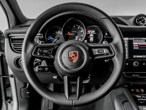 Certified 2026 Porsche Macan AWD/4WD image 20