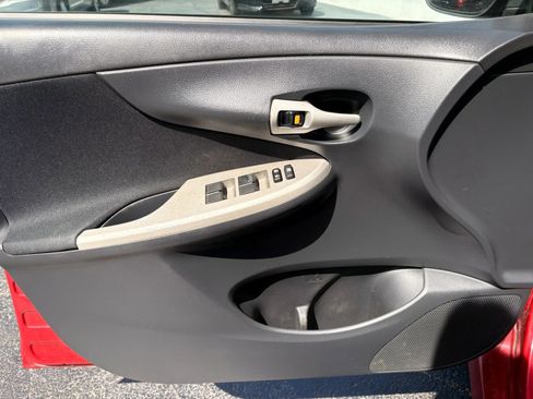 Used 2013 Toyota Corolla S w/ Premium Pkg FWD image 10