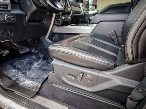 Used 2021 Ford F250 Platinum w/ FX4 Off-Road Package AWD/4WD image 15