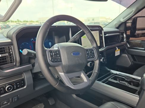 Used 2025 Ford F250 Lariat w/ Lariat Ultimate Package AWD/4WD image 16