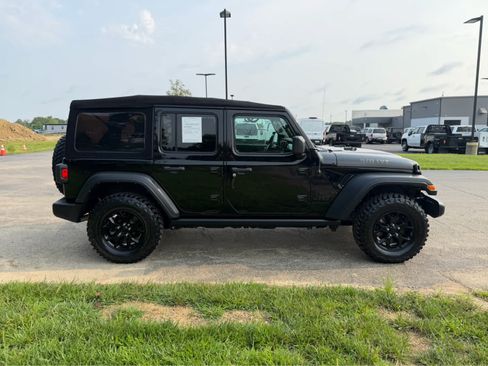 Used 2023 Jeep Wrangler Unlimited Sport AWD/4WD image 9