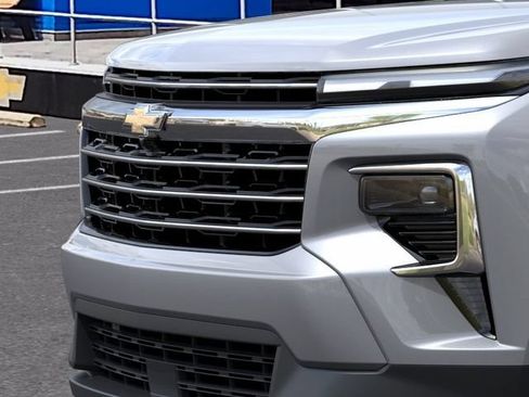 New 2027 Chevrolet Traverse LT w/ Sun and Wheel Package FWD image 13