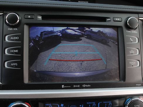 Used 2018 Toyota Highlander Plus AWD/4WD image 13