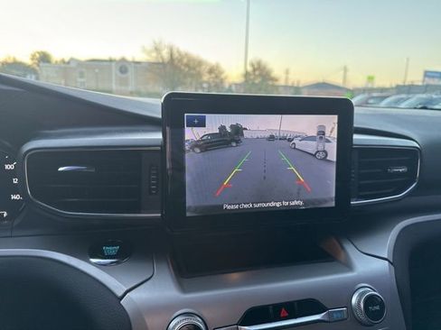 Used 2022 Ford Explorer XLT w/ Equipment Group 202A image 25