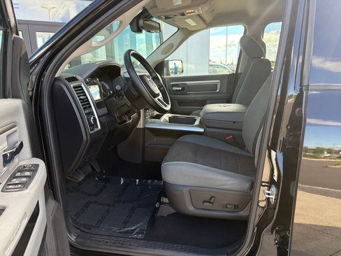 Used 2020 RAM 1500 Classic SLT w/ Luxury Group AWD/4WD image 10