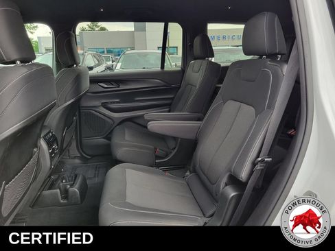 Used 2024 Jeep Grand Cherokee L Laredo RWD image 16