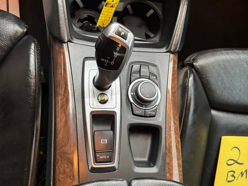 Used 2010 BMW X6 xDrive50i image 11