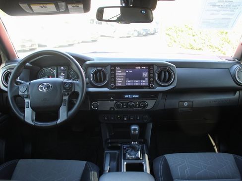 Used 2022 Toyota Tacoma TRD Sport image 25