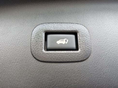 Used 2020 Nissan Armada Platinum w/ Platinum Reserve Package RWD image 16